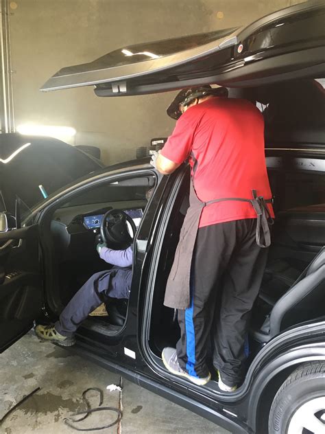 Auto glass repair and replacement at over 200 locations nationwide. WindShield Repair & Replacement || Auto Glass Force INC.