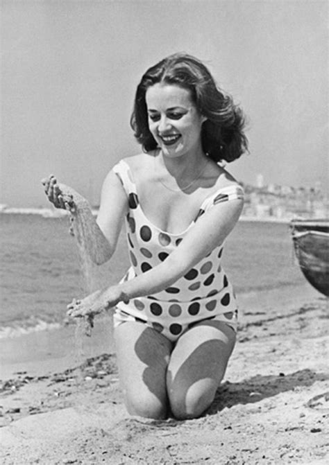 One Pieces Swimwear Through The Ages Pictures Cbs News