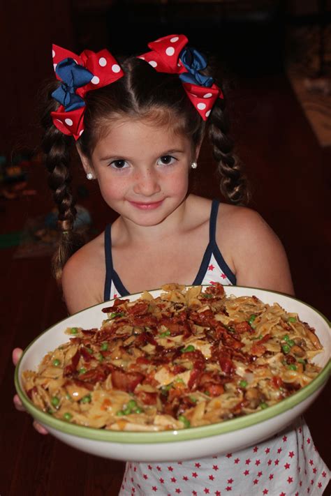 That's right, everything for this delicious farfalle with charred vegetables in a robust tomato sauce comes together in one pan. Cheesecake Factory's Farfalle Chicken And Roasted Garlic Dish. YUMMY! | recipes | Pinterest ...