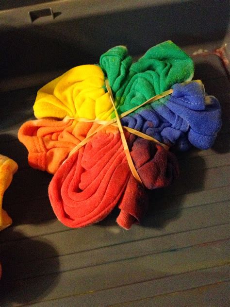 Wondering how to paint with acrylics on wood? Delmarva Mama: Tie Dye with Acrylic Paint-- WIN