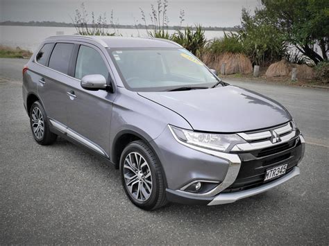 What will be your next ride? 2016 MITSUBISHI OUTLANDER LS 7 seater for sale in Invercargill
