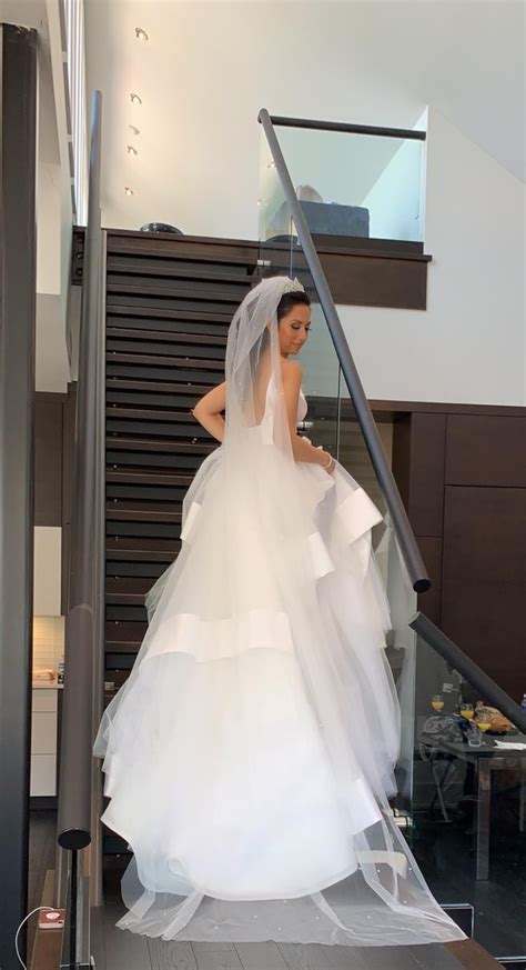 Hayley Paige Andi Gown Used Wedding Dress Save 50 Stillwhite