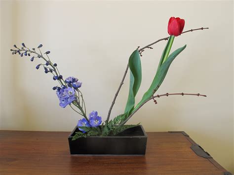 Ikebana Arranging Flowers In A Japanese Artform Henry Homeyer