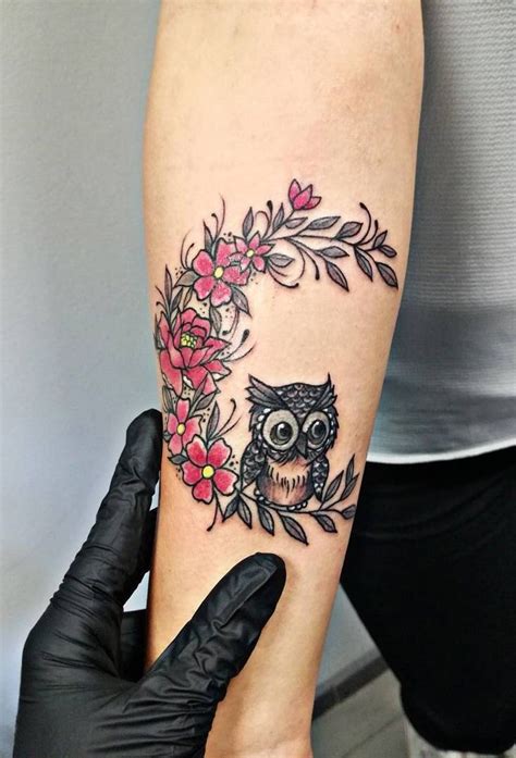 Awesome black ink owl tattoo on right upper arm. small & cute owl tattoo © Mely Jellyfish #smalltattoos ...
