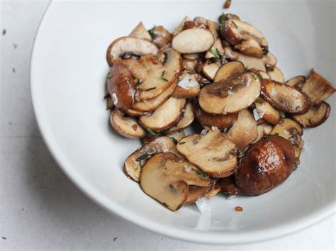 Martine Hilverda Herfst Hapje Gebakken Knoflook- Champignons met Tijm