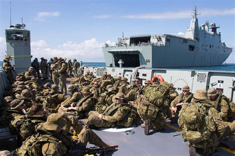 Australian Army Soldiers From 2rar Depart Royal Australian Navy Ship