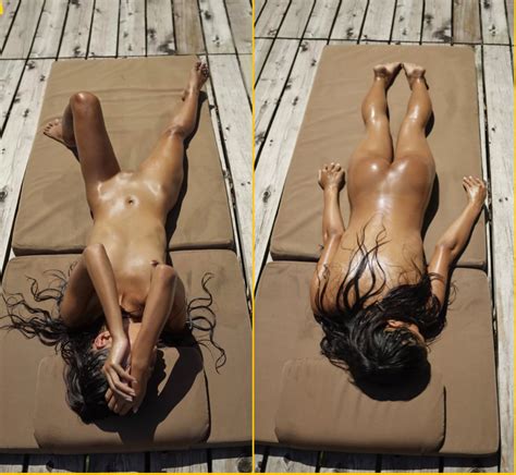 Finally Build The Courage To Tan Naked At The Pool Which Side Do You Prefer Nudes By