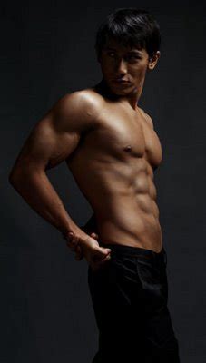 KEINDAHAN TUBUH KETAT PRIA TELANJANG Asian Men Models ABS Shirtless II