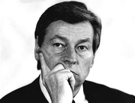 Anna herrhausen, geschäftsführerin der alfred herrhausen gesellschaft, schließt die 10. ALFRED HERRHAUSEN | WOLFGANG VON BRAUCHITSCH