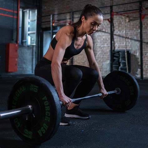 6 Reasons Why Women Should Lift Weights Gym And Fitness