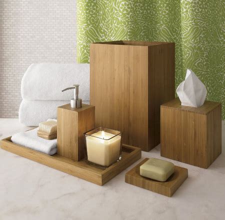 Here are 18 bathroom organizing ideas that address small bathroom storage, organizers for large baths, and some tips to help you maximize any space. bathroom decorating accessories 2017 - Grasscloth Wallpaper