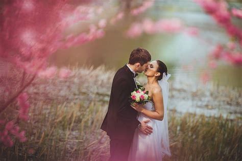 Romantic Couple Kissing Hd Wallpaper Pxfuel