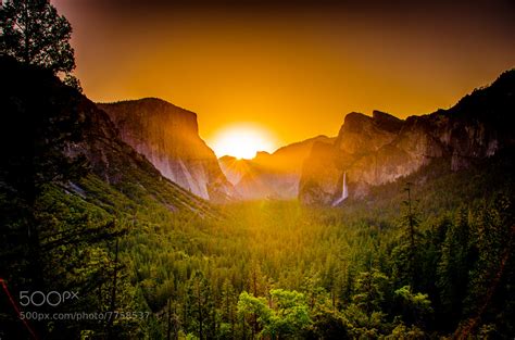 Sunrise In Yosemite National Park Sunrises And Sunsets Pinterest