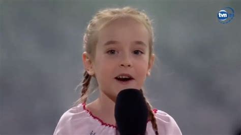 After Viral “frozen” Song Young Ukrainian Girl Sings At Charity Concert