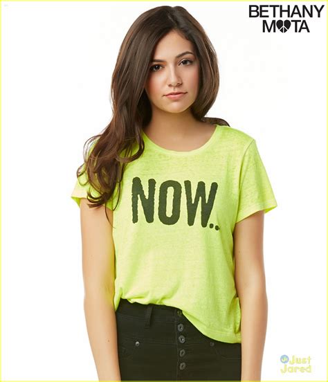 bethany mota debuts aeropostale spring collection ahead of pittsburgh meet and greet photo