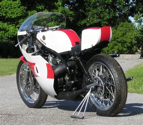A few laps with nick ienatsch and chris peris on board brad peterson's yamaha tz750. Yamaha Archives - Rare SportBikes For Sale