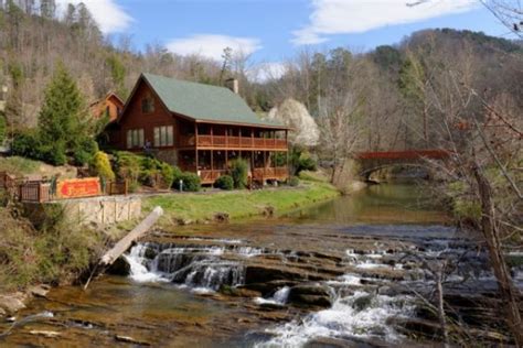 Grannys Creekside Cabin In Pigeon Forge W 6 Br Sleeps16