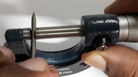 How To Use A Micrometer Screw Gauge In Urdu Hindi Youtube