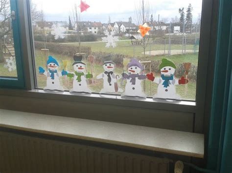 Basteln mit kindern ideen für weihnachten. Materialkiste: Schneemann Fensterbild | Schneemann basteln ...