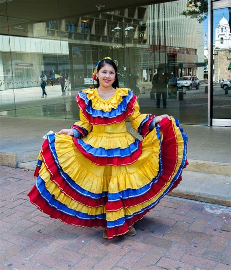 Vestido Colombiano Tradicional Fotografia Editorial Imagem De Vestido