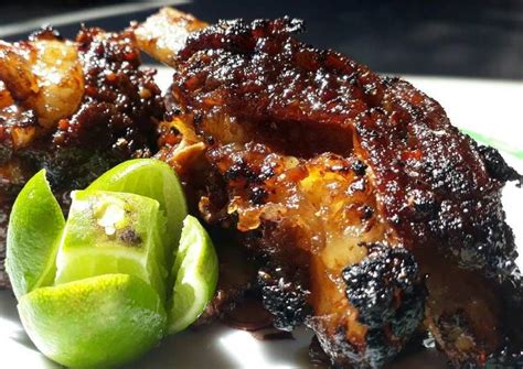 Iga babi • maizena (2) secukupnya (sebelum di goreng) • maizena (1) (sebagai pengempuk) • telur • kecap asin • saus tiram • minyak wijen. Resep Iga Bakar Madu oleh Ariani Widya | Resep | Makanan ...