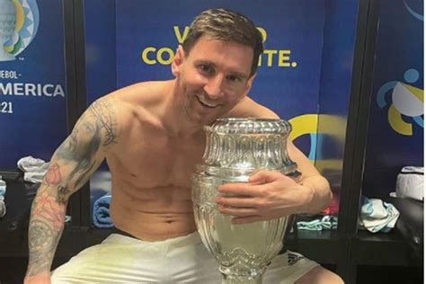 Lionel Messi News Lionel Messi Reacts After Argentina Beat Brazil 1 0 To Win Copa America 2021