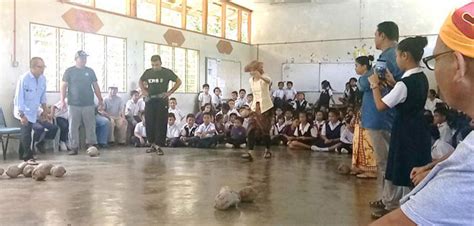 Tema pakaian tradisional hari guru. 'Orang Kampung' meriahkan sambutan Hari Guru | Utusan ...