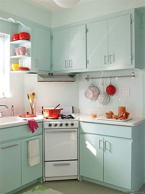 17 Retro Kitchen Designs To Inspire You Shelterness