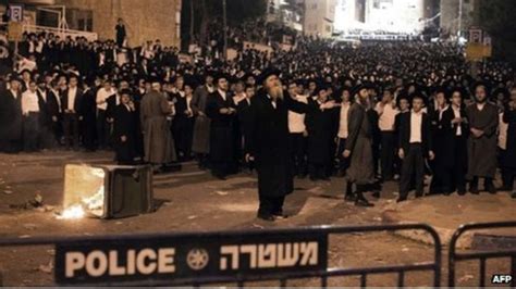 Ultra Orthodox Jews In Mass Protest Against Israel Army Draft Bbc News