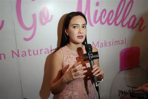 Pasangan ini baru saja dikaruniai anak pertama. Rajin Bersihkan Wajah, Tips Cantik Ala Shandy Aulia