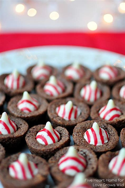 11 Mini Holiday Desserts That Are Too Good To Eat Just One Mini Holiday Desserts Christmas