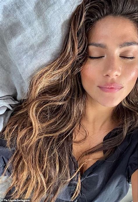 Former Home And Away Star Pia Miller Looks Radiant In Glam Selfie Brunette Beauty Beautiful
