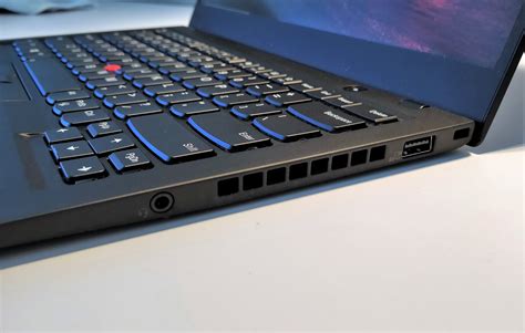 Lenovo Thinkpad X1 Carbon 6th Gen Review A Business Laptop Thats