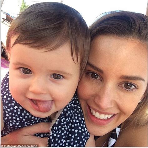 Rebecca Judd Shows Off A Makeup Free Selfie With Daughter Billie