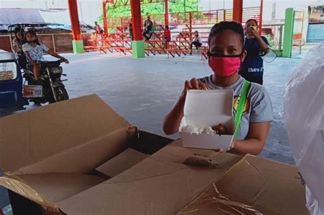 Pantawid Ng Pag Ibig Daan Daang Food Packs Tinapay Hatid Sa Ilang