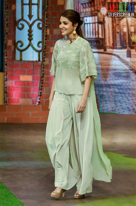 Anushka sharma soon joined srk. Anushka Sharma | Outfits, Clothes for women, Indian dresses