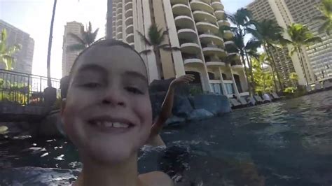 Hilton Hawaiian Village Pool Youtube