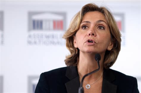 Sa déclaration au pupitre affirmant qu'il existait bel et. Femme voilée à la plage : Valérie Pécresse ne partage pas ...