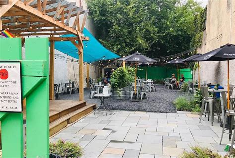 26 Awesome Outdoor Restaurants In Philly To Eat And Drink At This Spring