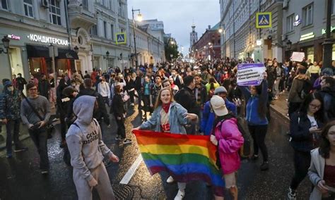 russia decides to continue same sex ban law lgbtq campaigners fined heavily russian duma