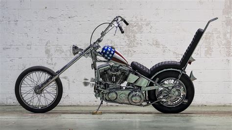 It has a 1200 ccm v2 engine. 1949 Harley-Davidson Easy Rider Captain America | S147 ...