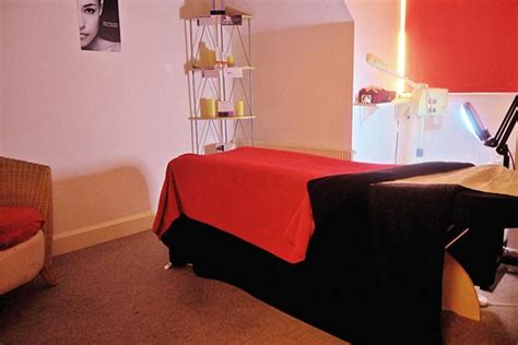 Indian Head Massage Or Full Body Exfoliation At Illusions Beauty Henlow Red Letter Days
