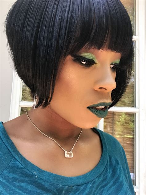 Green eyeshadows that'll make eyes pop this st. Green eyeshadow makeup look for the fall. (With images ...