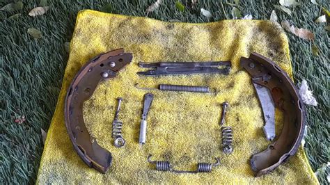 The ultimate guide on how to replace drum brakes. 2011 vw jetta rear brake shoe replacement - YouTube