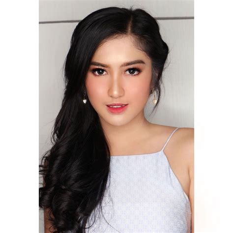 �jangan�mas hen�jangan�.adu uhh�bajingan.kamu�sudah�tolong ampun�aawww mas hen�jangan�kamu jahat�bajingan kamu�brengsek�aku.teriak�� kata mbak yanti. 10 Potret Manis Ochi, si Jahat Clara di Sinetron Kisah Cinta Anak Tiri