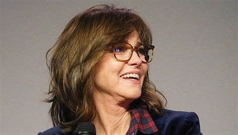 Sally Field Turns 71 Today And Still Looks Fabulous Hear