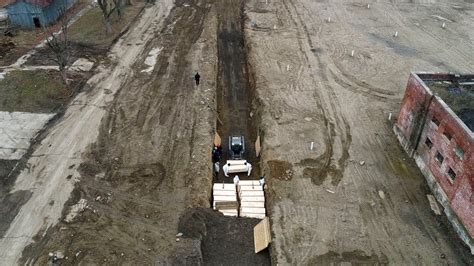 Drone Footage Shows Digging Of Mass Graves In New York City The New