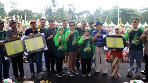 Berlangsung Meriah Menteri Pdtt Hadiri Kenduri Durian Wonosalam 2020
