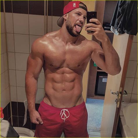 Photo Florian Munteanu Shirtless Selfies Photo Just Jared