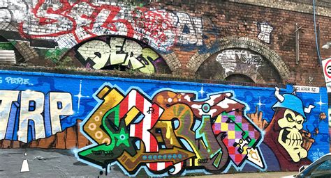 ปักพินโดย Jay Todd ใน London Graffiti And Street Art